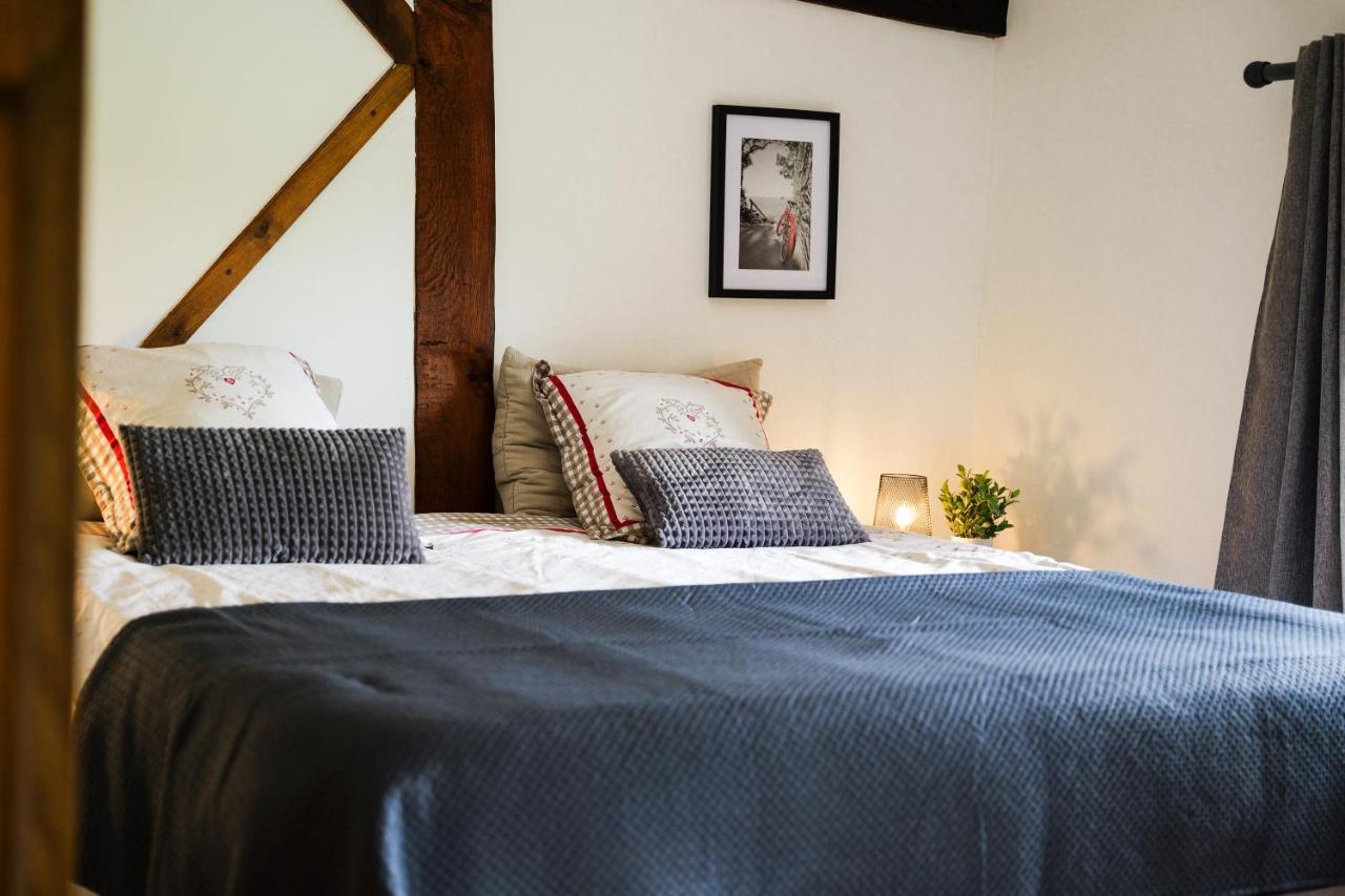 Gite La Dame Au Lit Gite A La Ferme Momignies 外观 照片